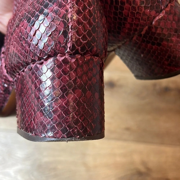 Kate Spade Lake Maroon Snake Embossed Lace Up Boots Size 10M - Picture 9 of 12